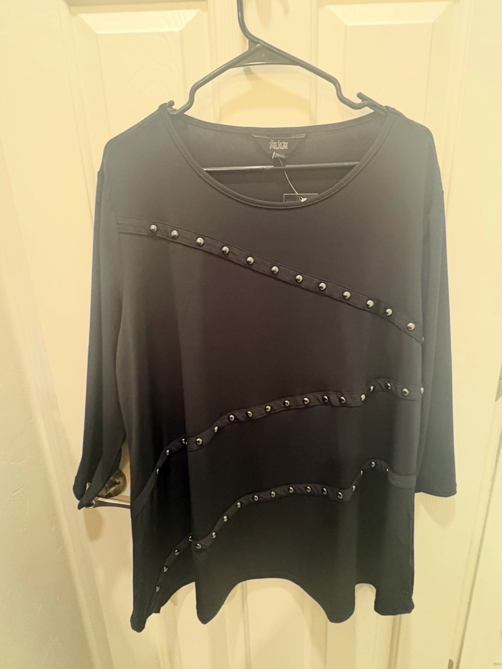 NWT Slim Factor by Investments Hard to find Black Stud-Trimmed Women's Tunic Top